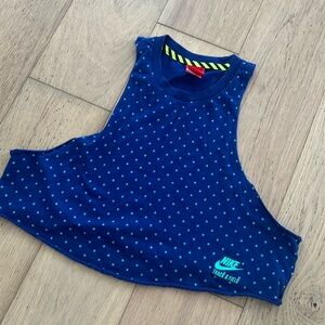 Nike workout top